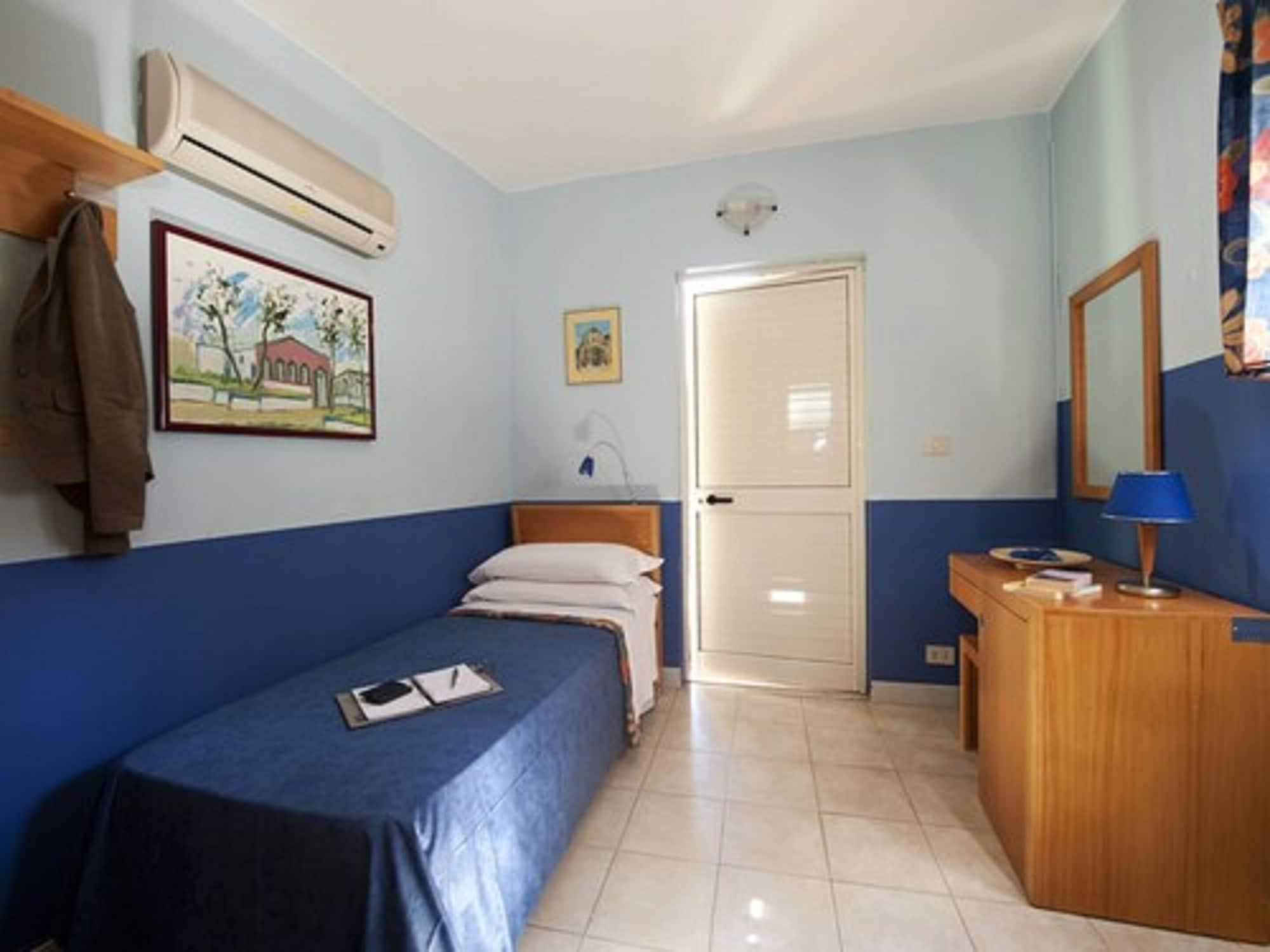 Villaggio Albergo Internazionale La Plaja CTA Habitación foto